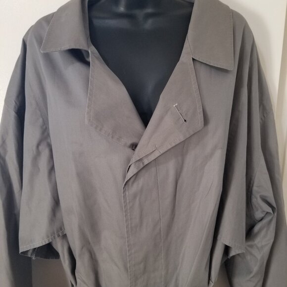 London Fog 44R Grey Trench Coat — Classic Mid-Length, Belted, Fully Lined - Picture 4 of 9